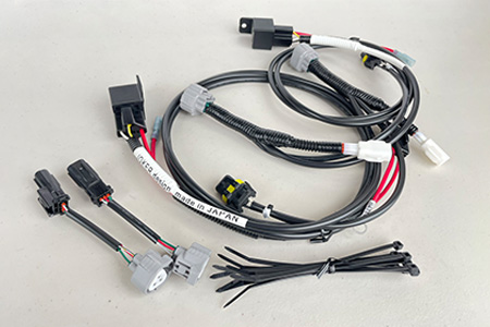 ハイエース200系 9型BIビーム車両から→ 4～8型LEDヘッドライトを取付